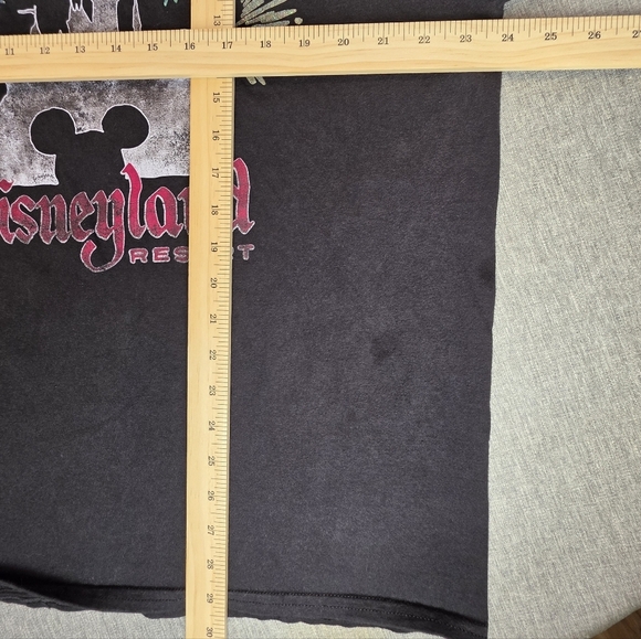 DISNEY PARKS Disneyland Resort T-Shirt XXL Black Castle Fireworks Mickey Authent - Picture 2 of 5